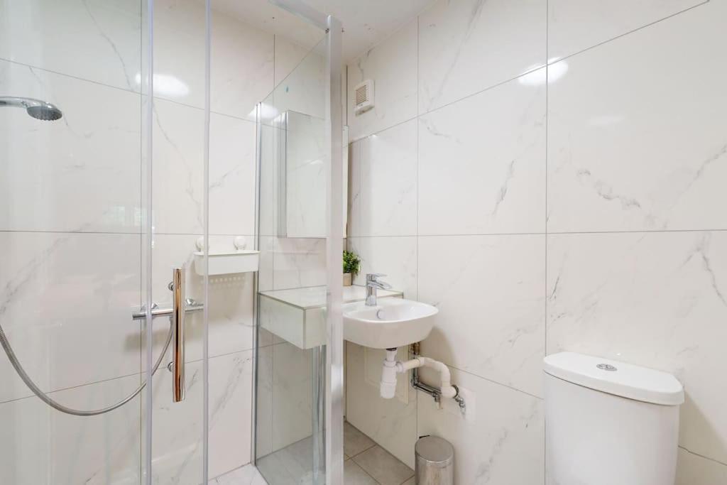185 Lanark Properties Лондон Экстерьер фото